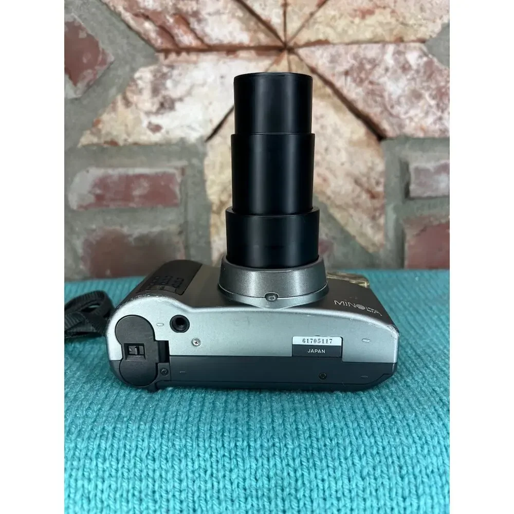 Minolta Freedom zoom 140 Panorama Date 35mm camera